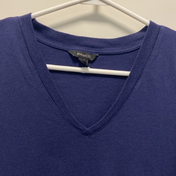 RW&Co V neck t-shirt, small - Picture 2 of 7